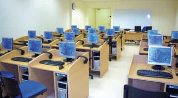 وظائف مدرسة عربية نموذجية تطلب تعيين معلمين وأخصائيين 2023 برواتب ومزايا عالية